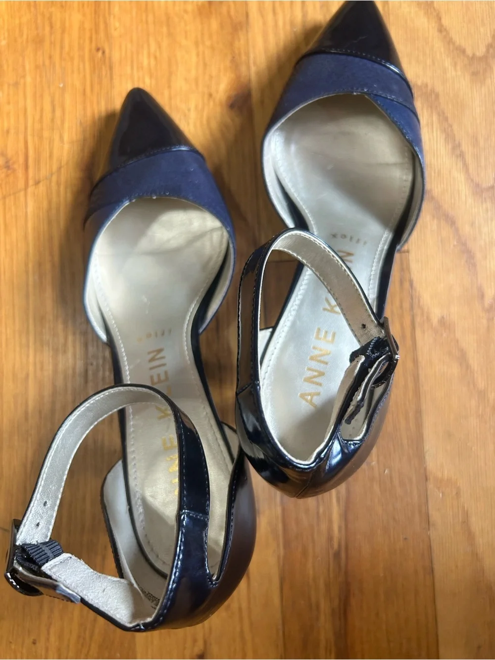 Ann KLein Iflex Ankle Straps Pumps Pointed Toe Navy Blue Textured Panel 7.5 Heel